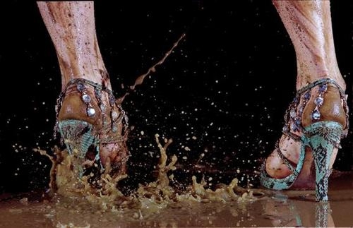 A good relationship shouldn't remind you of this Marilyn Minter painting... #artnerd